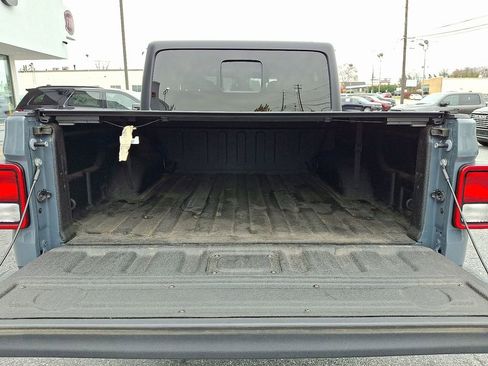 Used 2024 Jeep Gladiator Sport image 31
