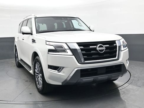 Used 2024 Nissan Armada SL w/ Captain's Chairs Package image 2