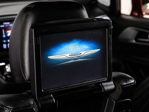 Used 2018 Chrysler Pacifica Touring-L Plus w/ Advanced Safetytec Group FWD image 46