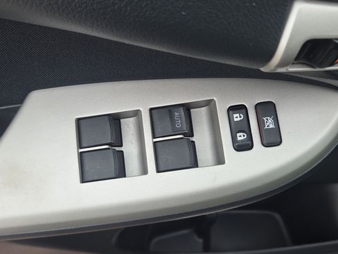 Used 2013 Toyota Corolla S image 25