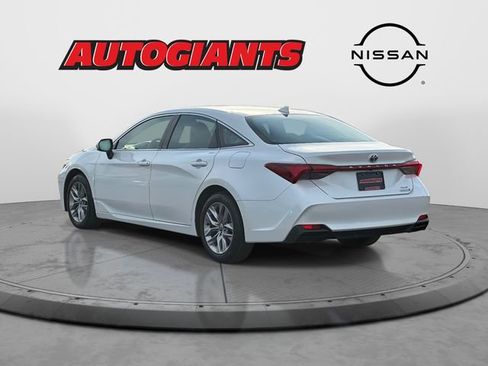 Used 2022 Toyota Avalon XLE image 5