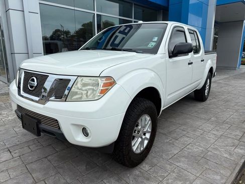 Used 2014 Nissan Frontier SV RWD image 1