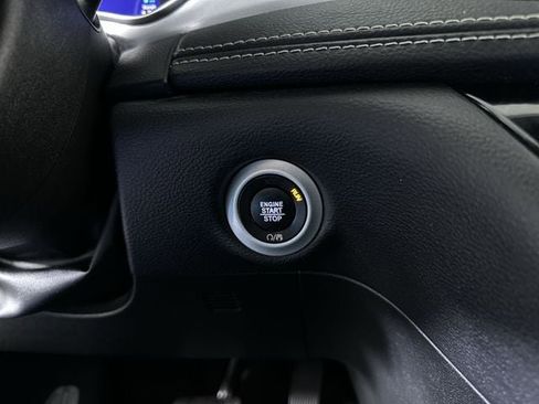 Used 2021 Chrysler Pacifica Touring-L w/ Uconnect Theater Family Group FWD image 17