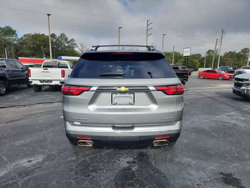 Used 2023 Chevrolet Traverse Premier w/ LPO, Cargo Package image 4