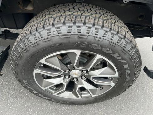 Certified 2024 Chevrolet Silverado 1500 LT AWD/4WD image 22