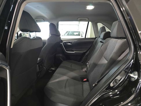 Used 2025 Toyota RAV4 XLE AWD/4WD image 16
