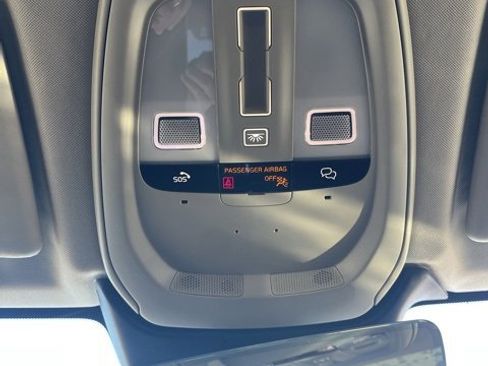 Certified 2025 Volvo XC60 B5 Plus image 24