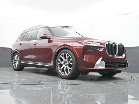 Used 2025 BMW X7 xDrive40i AWD/4WD image 27