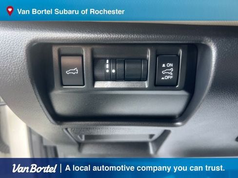 Certified 2025 Subaru Forester Premium AWD/4WD image 16