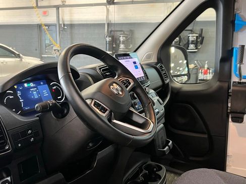 Used 2024 RAM ProMaster 3500 w/ Delivery Van Package image 20