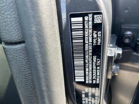 Certified 2023 Jeep Renegade Latitude w/ Premium Group AWD/4WD image 34
