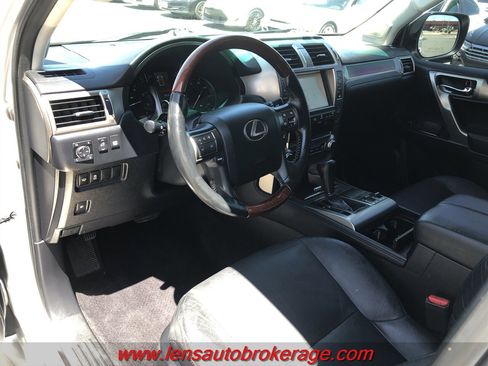 Used 2014 Lexus GX 460 w/ Premium Package AWD/4WD image 10