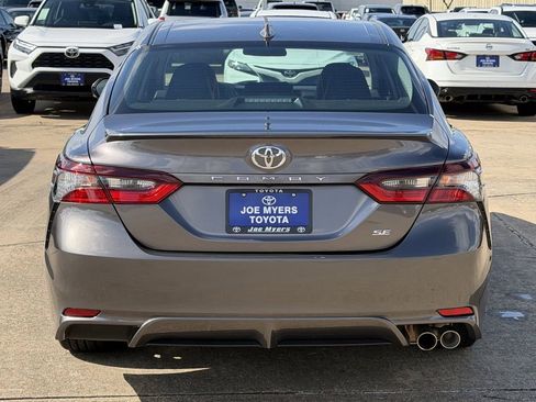 Used 2024 Toyota Camry SE FWD image 8