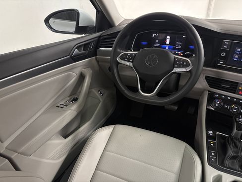 Used 2024 Volkswagen Jetta SE w/ Panoramic Sunroof Package image 20