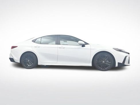 Used 2025 Toyota Camry SE FWD image 32
