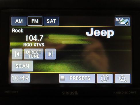 Used 2017 Jeep Wrangler Unlimited Sahara w/ Connectivity Group image 16