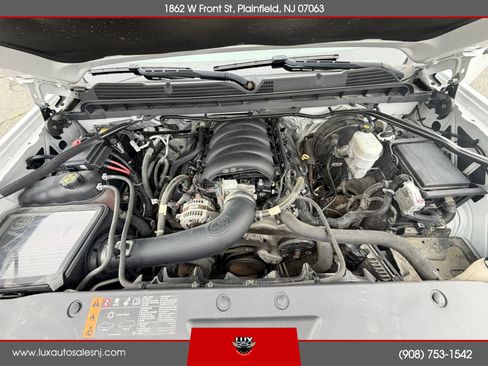 Used 2018 Chevrolet Silverado 1500 Custom w/ Custom Value Package AWD/4WD image 34