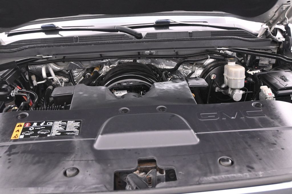 Used 2018 GMC Yukon Denali RWD image 16