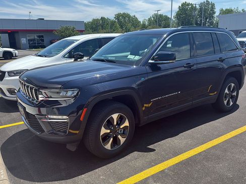 Used 2024 Jeep Grand Cherokee Limited 4xe AWD/4WD image 7