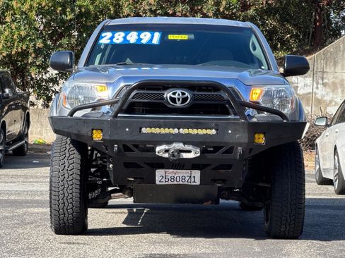 Used 2014 Toyota Tacoma 4x4 Double Cab w/ SR5 Package image 12
