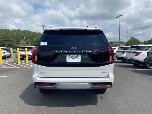 New 2025 Ford Expedition Max Platinum w/ Driver's Package image 4