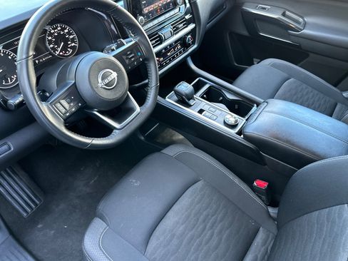 Used 2025 Nissan Pathfinder SV AWD/4WD image 11