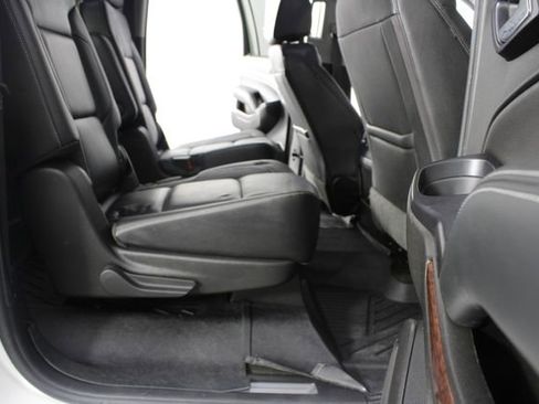 Used 2017 GMC Yukon XL SLT w/ Enhanced Security Package image 25