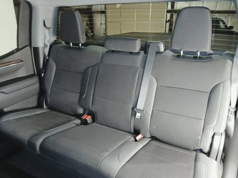 Used 2025 Chevrolet Silverado 1500 LT AWD/4WD image 13