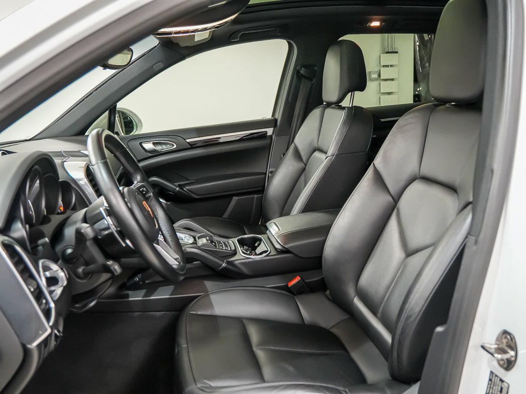 Used 2018 Porsche Cayenne AWD/4WD image 5
