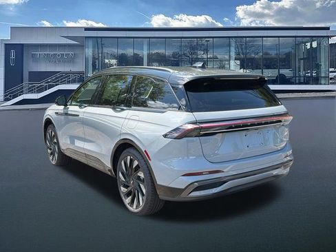 New 2026 Lincoln Nautilus Reserve w/ Jet Appearance Package AWD/4WD image 5