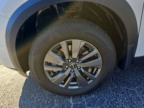 New 2025 Nissan Pathfinder SV w/ Black Appearance Package image 12