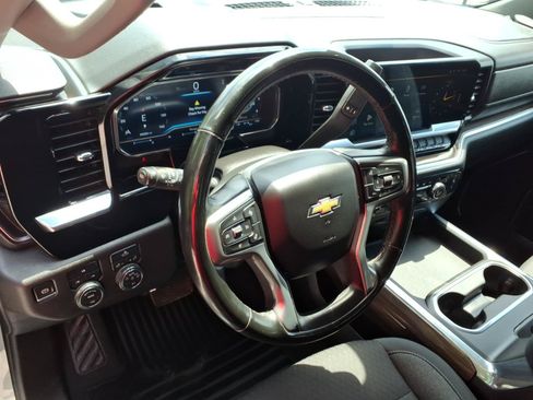 Used 2024 Chevrolet Silverado 3500 LT w/ Convenience Package AWD/4WD image 8
