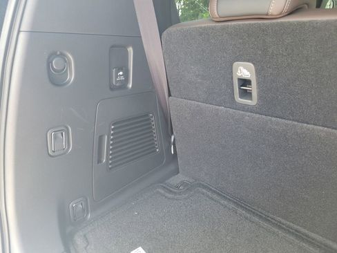 New 2025 Nissan Armada SL w/ Captain's Chari Seat Package image 37