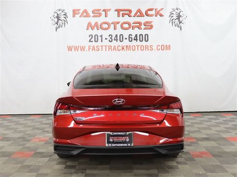 Used 2021 Hyundai Elantra SEL w/ Convenience Package image 5