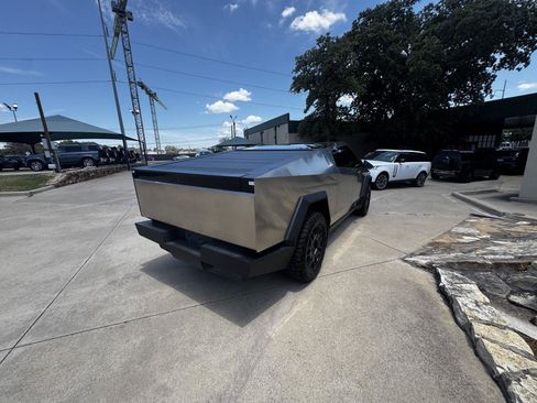 Used 2024 Tesla Cybertruck AWD Crew Cab image 5