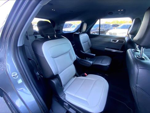 Used 2021 Ford Explorer XLT w/ Equipment Group 202A image 43