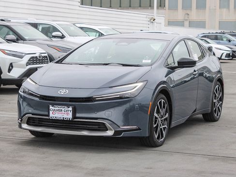 New 2026 Toyota Prius XSE Premium image 3