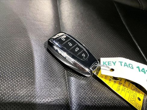 Used 2024 GMC Sierra 1500 SLT image 19