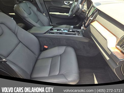Certified 2024 Volvo XC60 B5 Plus AWD/4WD image 12