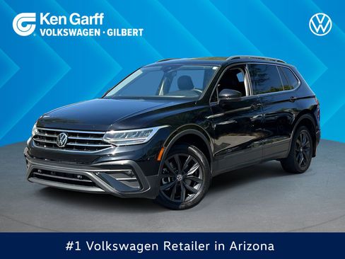 Used 2024 Volkswagen Tiguan SE FWD image 1