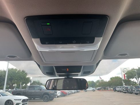 Used 2025 Nissan Rogue SV FWD image 17