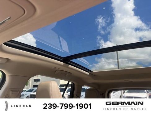Used 2024 Lincoln Aviator 2WD w/ Premium Package image 16