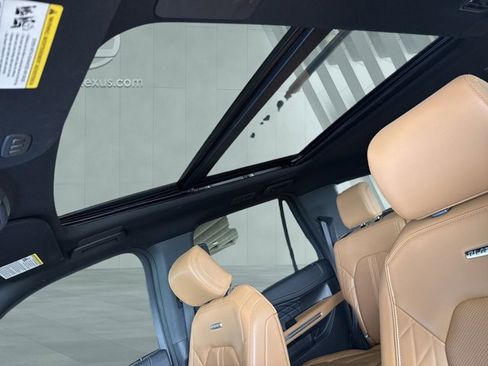 Used 2024 Ford Expedition Platinum image 20