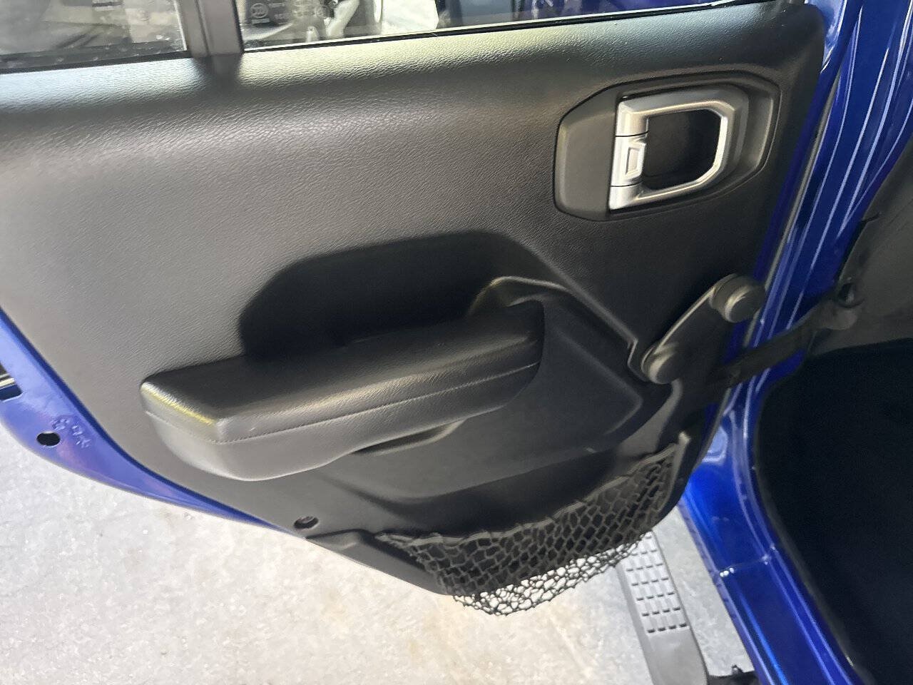Used 2018 Jeep Wrangler Unlimited Sport AWD/4WD image 10