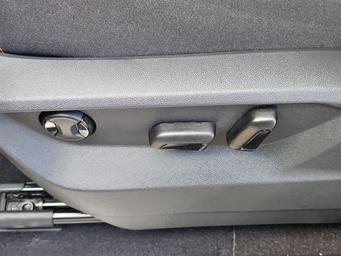 Certified 2026 Volkswagen Atlas Peak Edition AWD/4WD image 24