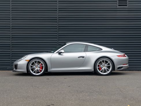 Certified 2019 Porsche 911 Carrera 4S AWD/4WD image 2