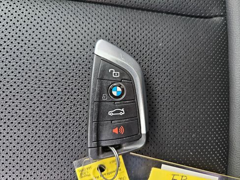 Used 2023 BMW 330i Sedan w/ M Sport Package image 37