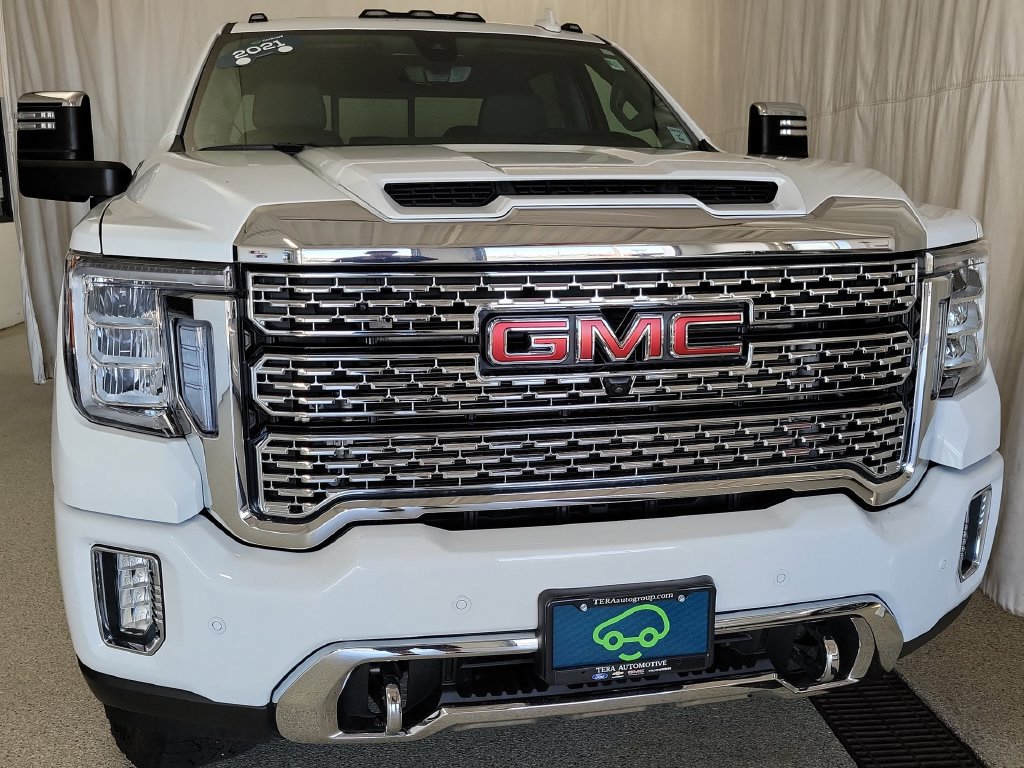 Certified 2021 GMC Sierra 2500 Denali w/ Denali Ultimate Package AWD/4WD image 3