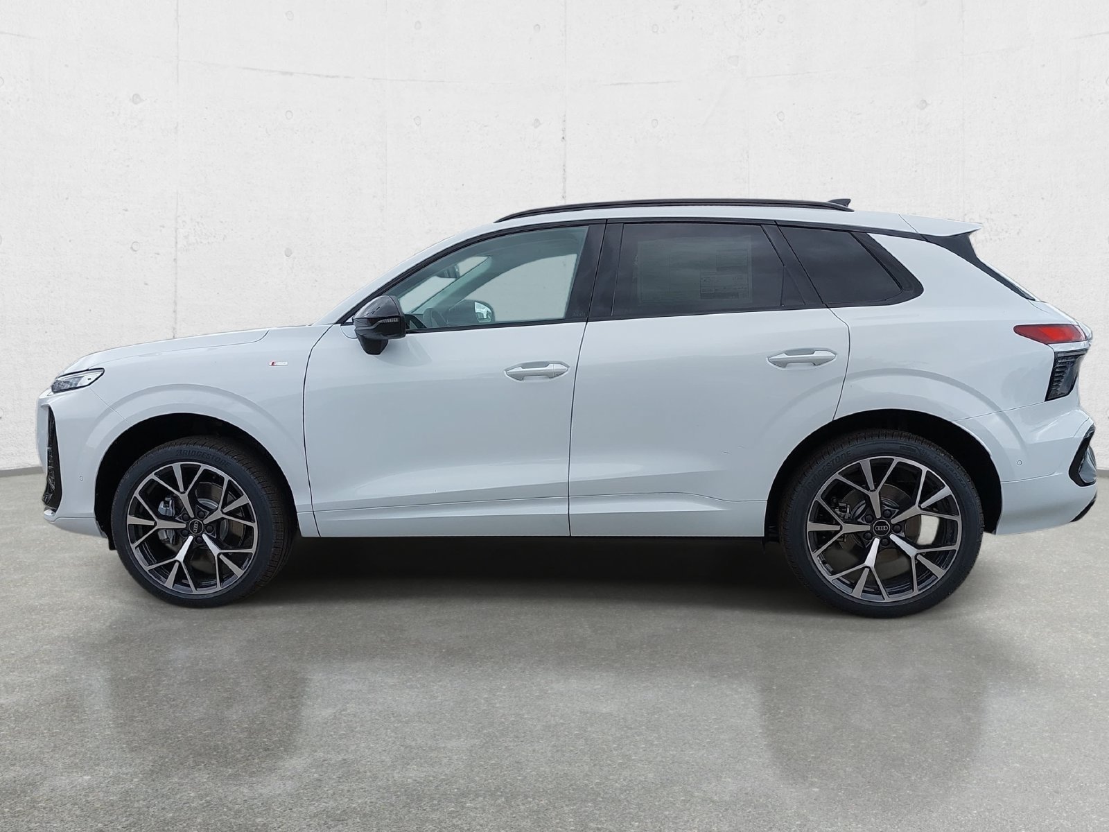 New 2026 Audi Q3 quattro 2.0T AWD/4WD image 8