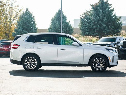 Used 2025 BMW X3 xDrive30i w/ Premium Package image 4